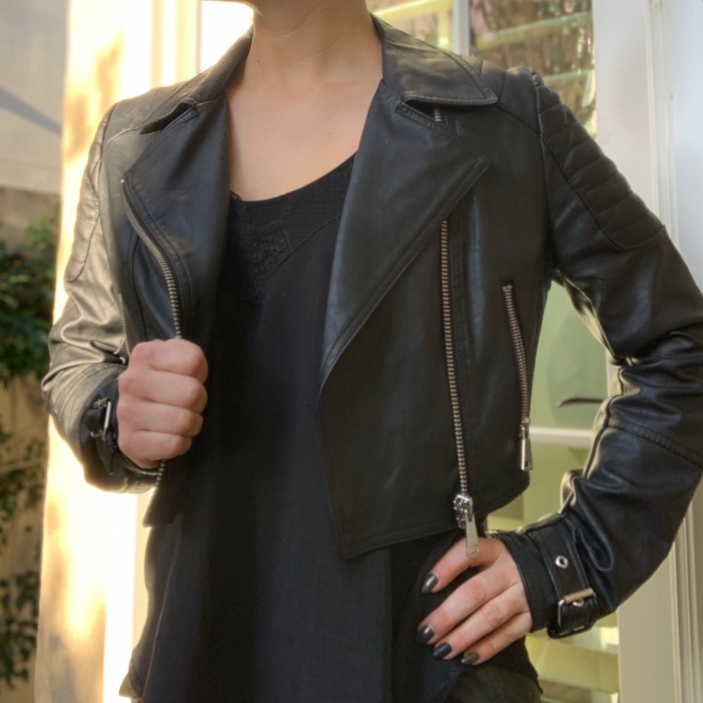Crop black leather jacket